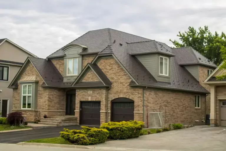 Onms20156 Mississauga, On L5H4L5 Interlock Meta Roofing Tudor Brown Aluminum Cedar Shingle Roof