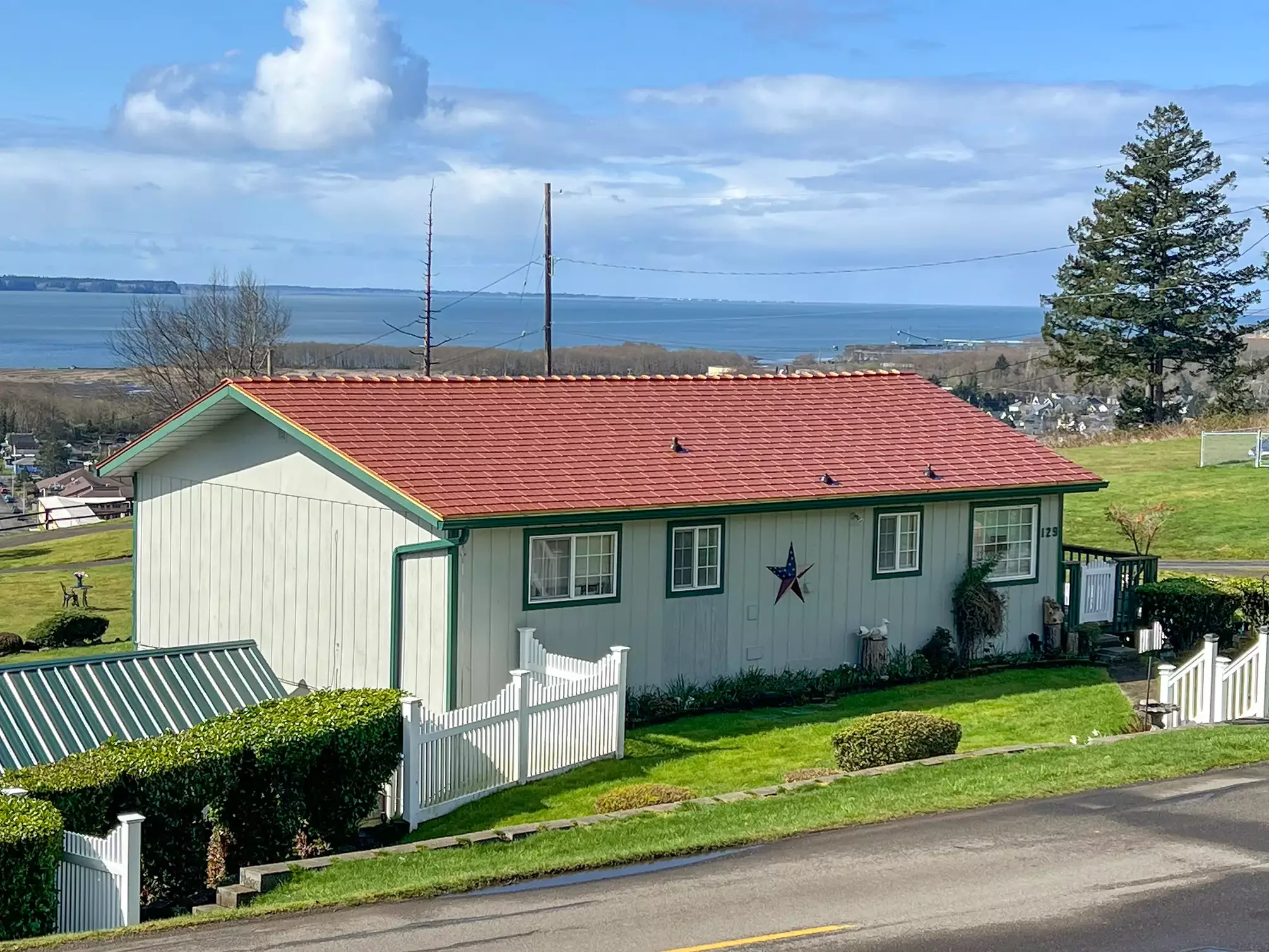 Hoquiam, WA 98550 Interlock Metal Roofing Copper Penny Cedar Shingle Roof Side View